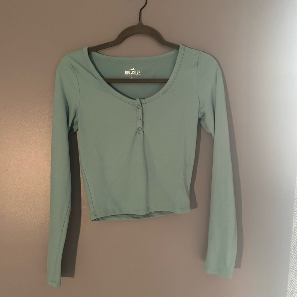 Light Green Hollister Long sleeve top with slight crop size small